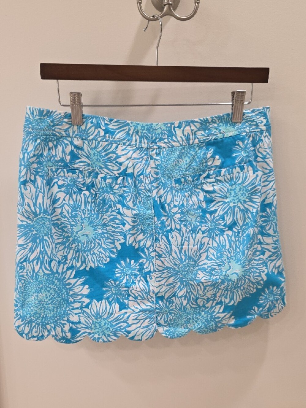 Lilly Pulitzer Aqua & White Floral Scallop Hem Mini Skirt - Picture 2 of 3